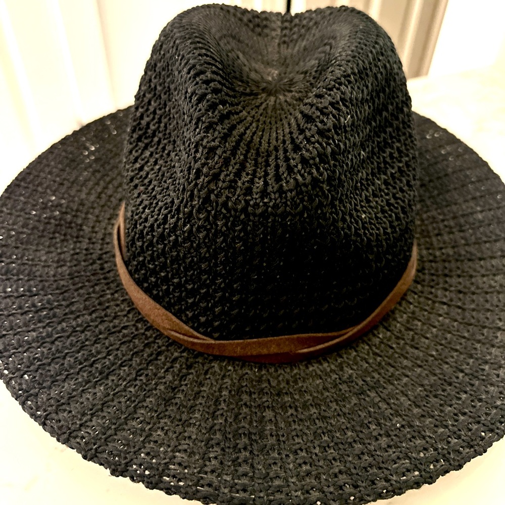 Four Buttons Hat